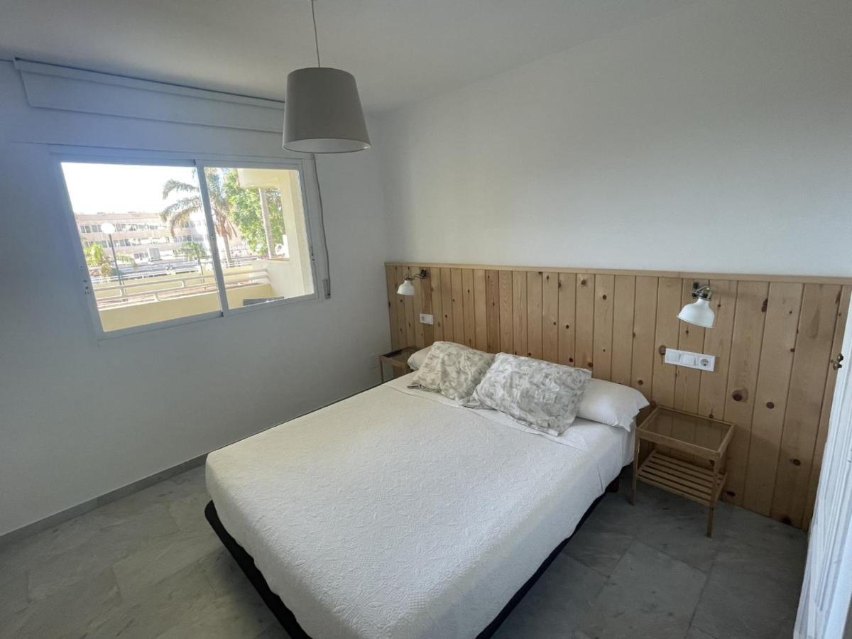 Apartmán Apartamento En La Carihuela Con Piscina Y Parking, Al Lado De La Playa Torremolinos Exteriér fotografie