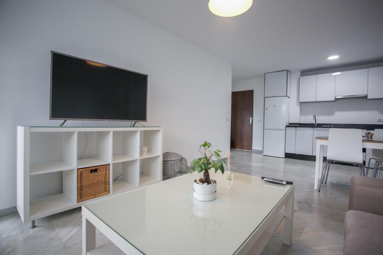 Apartmán Apartamento En La Carihuela Con Piscina Y Parking, Al Lado De La Playa Torremolinos Exteriér fotografie