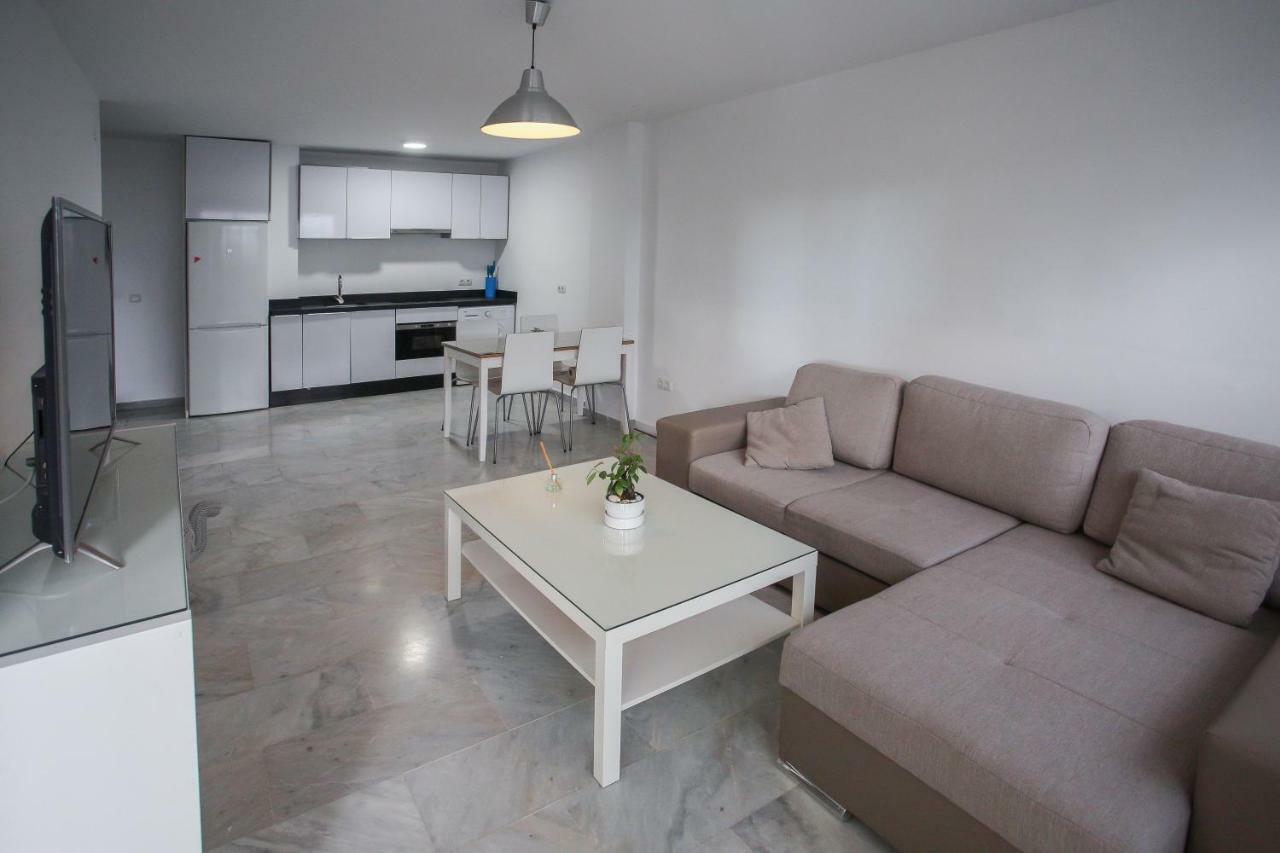 Apartmán Apartamento En La Carihuela Con Piscina Y Parking, Al Lado De La Playa Torremolinos Exteriér fotografie